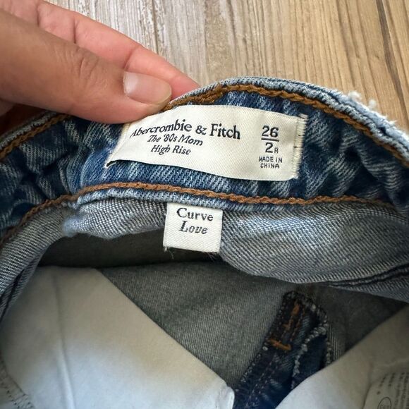 Abercrombie & Fitch The 80's Mom High Rise Med Wash Jeans Sz 26 Curve Love - Picture 6 of 7